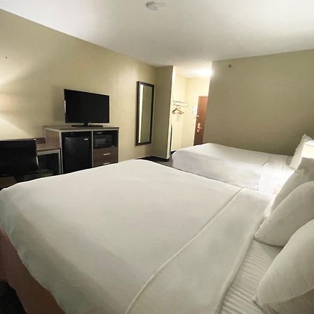 Hotel Super 8 By Wyndham St Charles Saint Charles Exterior foto
