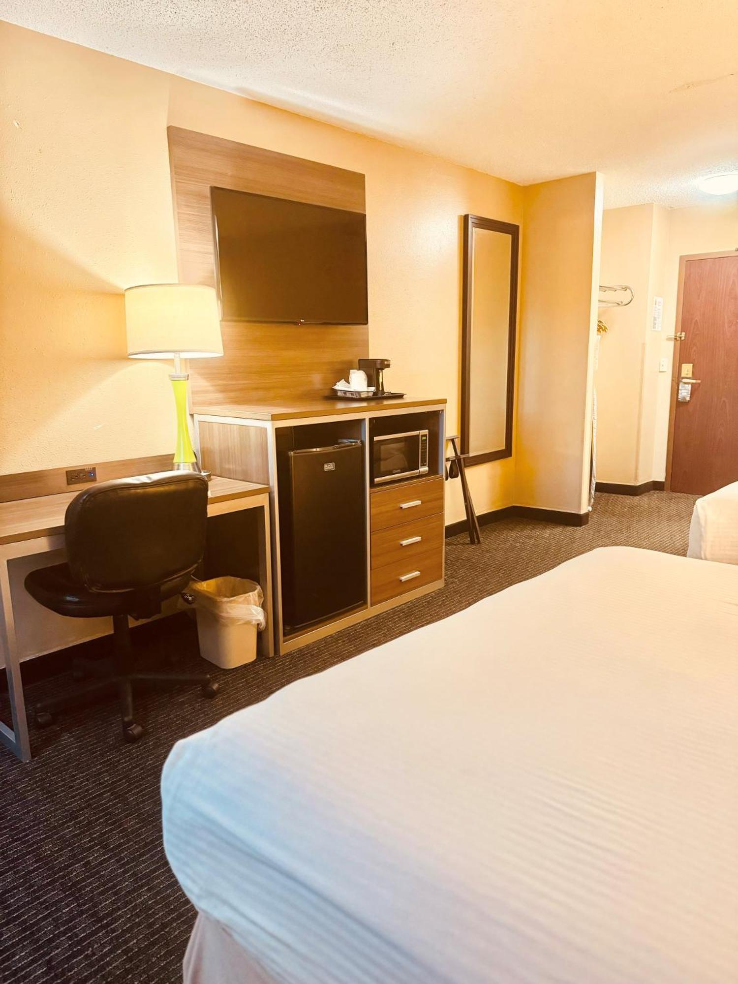 Hotel Super 8 By Wyndham St Charles Saint Charles Exterior foto