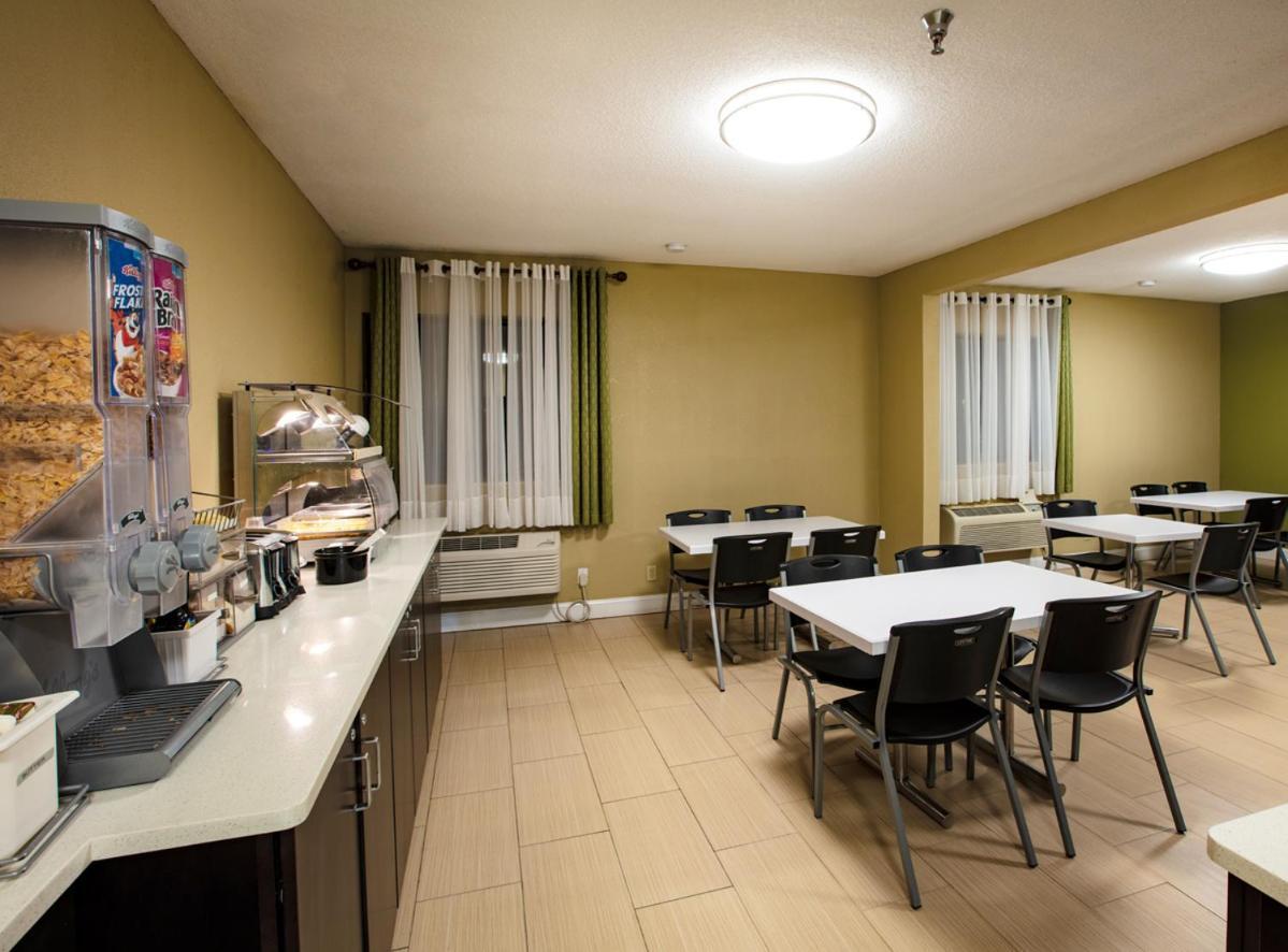 Hotel Super 8 By Wyndham St Charles Saint Charles Exterior foto